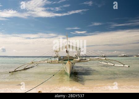 Fisher man Boot parkt am Meer Stockfoto