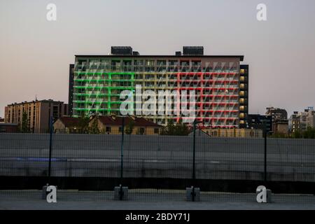 Das Logo der Region Lombardei ist auf dem Gebäude der Region, Mailand, Italien, April 09 2020 zu sehen. Stockfoto