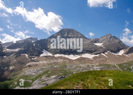 Die Nordwand des Taillon Stockfoto