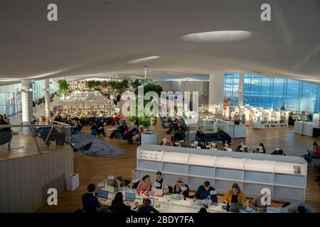 Oodi Bibliothek in helsinki, Finnland Stockfoto