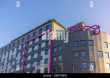 Fassade eines Moxy Budget Hotels in Southampton, England, Großbritannien Stockfoto