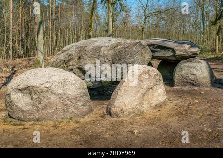 Prähistorische Megalithölpel Teufelsküche bei Haldensleben in Deutschland Stockfoto