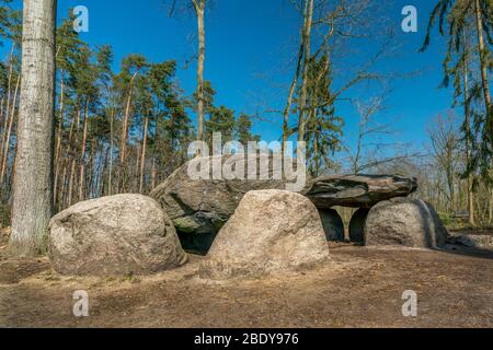 Prähistorische Megalithölpel Teufelsküche bei Haldensleben in Deutschland Stockfoto