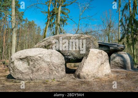 Prähistorische Megalithölpel Teufelsküche bei Haldensleben in Deutschland Stockfoto