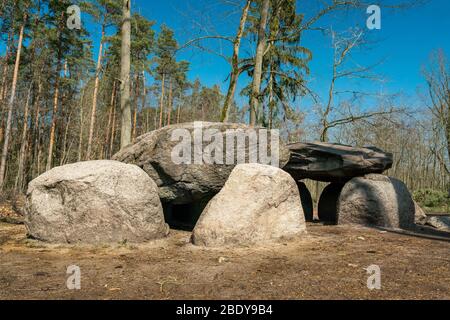 Prähistorische Megalithölpel Teufelsküche bei Haldensleben in Deutschland Stockfoto