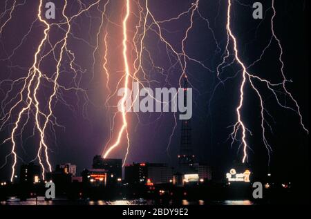 Beleuchtung über Tampa Florida Stockfoto