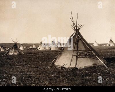 Peigan Indianer Tipis, 1900 Stockfoto