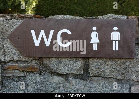 WC pour femmes et pour hommes. Saint-Gervais-les-Bains. Haute-Savoie. Frankreich. Stockfoto