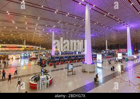 Peking, China – 1. Oktober 2019: Terminal 3 am Flughafen Beijing Capital (PEK) in China. Stockfoto