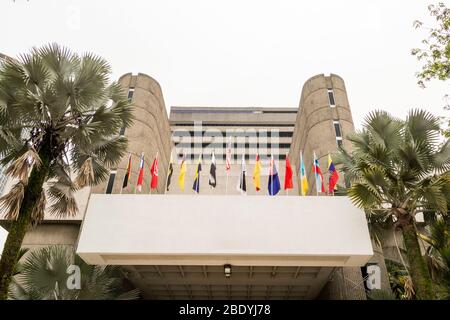 Bank Negara Malaysia ohne Logo. Leerer weißer Bereich. Bankgebäude. Stockfoto