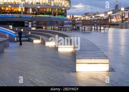 Abendlicht Riverside Mehr London Place, Riverside, London, SE1 2AF von Foster & Partners Arup Stockfoto