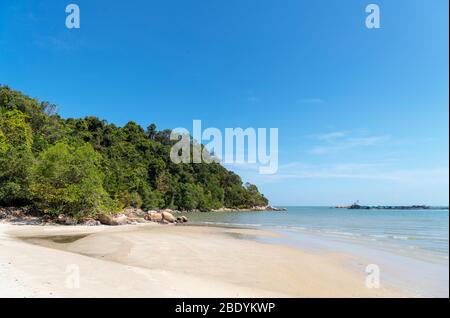 Strand im Penang Nationalpark, Teluk Bahang, Penang, Malaysia Stockfoto