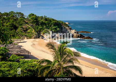 Palma Sola Strand an der Michoacan Küste in Mexiko. Stockfoto