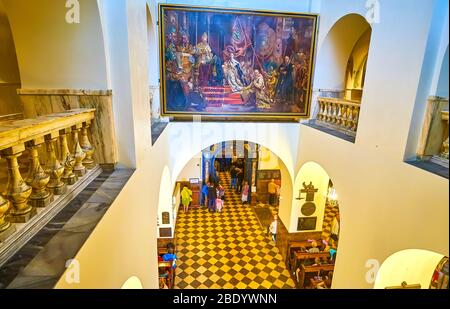 TSCHENSTOCHAU, POLEN - 12. JUNI 2018: Der große Saal mit Balkonen in der Jasna Gora Basilika führt zur Kapelle der Mutter von Gog, dem heiligsten Ort Stockfoto