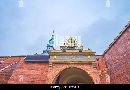 Das alte Johannes Paul II. Tor des Klosters Jasna Gora mit dem Wappen des Papstes, Tschenstochau, Polen Stockfoto