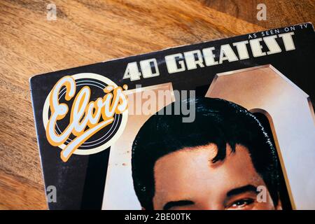 Eine gut gebrauchte Vinyl-Platte von Elvis Presleys Greatest Hits Stockfoto