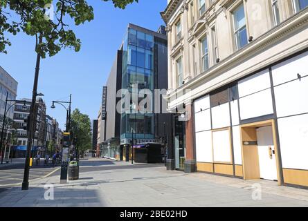 Die Geschäfte auf der Oxford Street schlossen während der Sperrung der Coronavirus-Pandemie im Zentrum von London Stockfoto