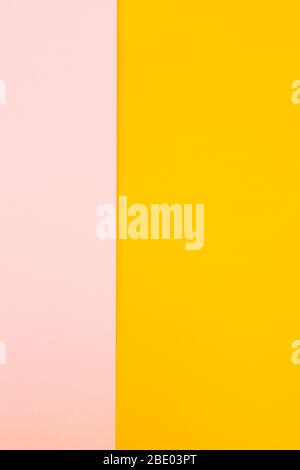 Abstrakter Hintergrund, Desktop-Wallpaper-Design. Geburtstag Party Dekoration Hintergrund, Draufsicht, Kopierraum. Modell für Grußkarte.farbige geometrische Stockfoto