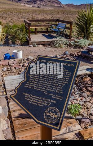 Historisches Schild an der Cool Springs Station entlang der historischen Route 66 in Arizona, USA [Keine Eigentumsfreigabe; nur für redaktionelle Lizenzierung verfügbar] Stockfoto