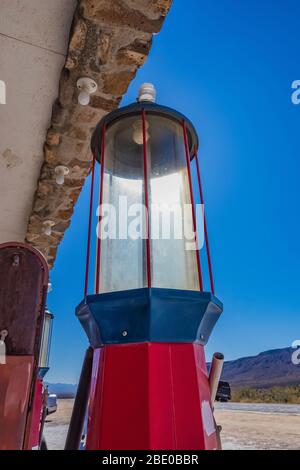 Alte Gaspumpe an der Cool Springs Station entlang der historischen Route 66 in Arizona, USA [Keine Eigentumsfreigabe; nur für redaktionelle Lizenzierung verfügbar] Stockfoto