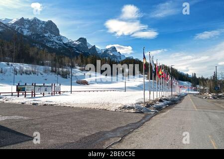 Canmore Canada Nordic Centre Recreation Facility ohne Personen. Alberta Parks wegen COVID-19 Coronavirus Pandemie geschlossen Stockfoto