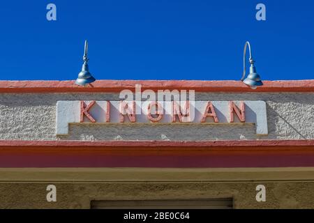 Kingman Railroad Depot, ursprünglich 1907 von der Atchison, Topeka und Santa Fe Railway in Kingston an der historischen Route 66 in Arizona, USA gebaut Stockfoto