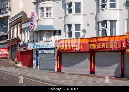 Geschlossen, geschlossen Spielhalle sonnigen Tag in Southend on Sea am Karfreitag der Osterfeiertage während COVID-19 Coronavirus Pandemie Sperrzeit Stockfoto