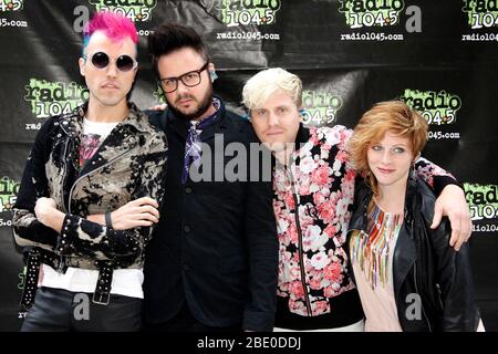 Neonbäume Porträt aufgenommen bei Radio 104.5 Summer Block Teil auf der Piazza bei Shmidt in Philadelphia, Pa am 5. Mai 2012 Quelle: Scott Weiner/MediaPunch Stockfoto