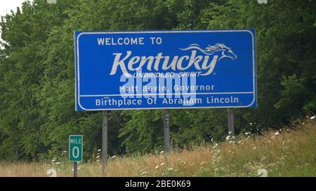 Kentucky Welcome Schild an der Straße - LEIPERS FORK, USA - 17. JUNI 2019 Stockfoto