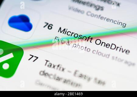Microsoft OneDrive App, Cloud Storage, App-Icon, Display auf einem Display von Mobiltelefon, iPhone, iOS, Smartphone, Detail, Vollformat Stockfoto