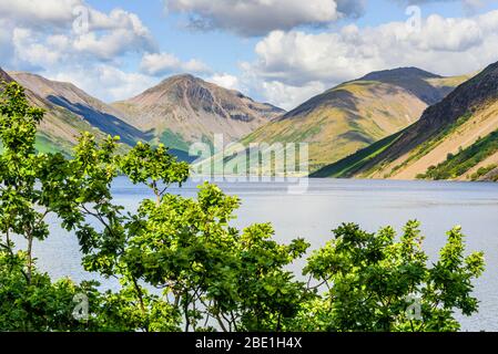 Der Kopf des Wastwassers von der Nähe von Wasdale Hall im Englischen See Bezirk, mit Blick auf Kirk Fell, Great Gable und Lingmell Stockfoto