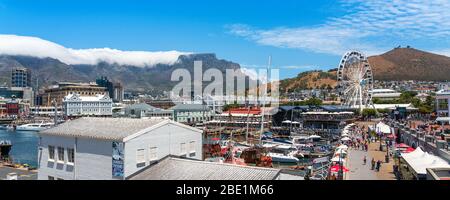 Kapstadt, Südafrika - 29. Januar 2020: Tafelberg an der Victoria & Alfred Waterfront. Platz für Text kopieren Stockfoto