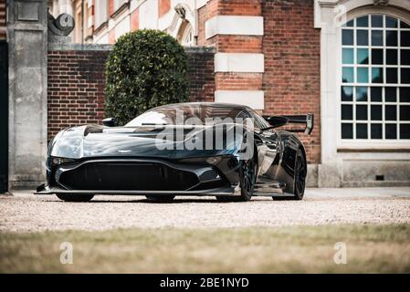 2016 Aston Martin Vulcan beim 2019 Concours of Elegance im Hampton Court Palace Stockfoto