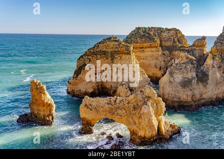 Panoramablick auf Ponta da Piedade bei Lagos in Algarve, Portugal. Stockfoto