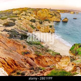 Algarve-Küste Ponta da Piedade in der Nähe von Lagos, Portugal Stockfoto
