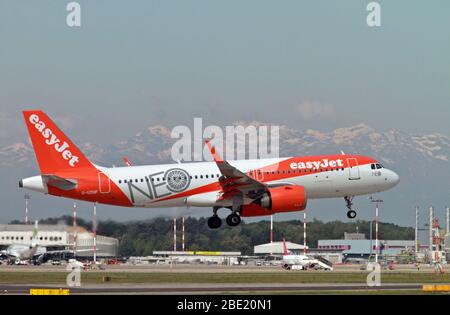 G-UZHF easyJet Airbus A320-251N in Malpensa (MXP/LIMC), Mailand, Italien Stockfoto