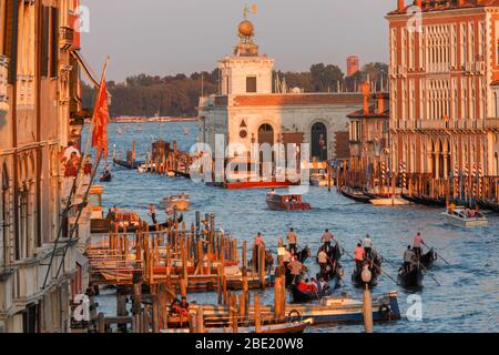 Blick auf den Cran Canal von der Accademia-Brücke, Venedig, Venetien, Italien. Stockfoto