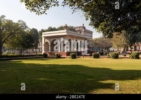 Blick auf Mughal Ära Gebäude im berühmten Red Fort in Neu-Delhi, Indien Stockfoto