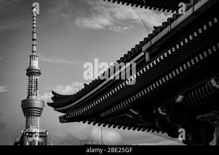 Tokyo Fernsehturm und Schrein, Taito, Japan Stockfoto