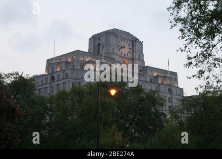 1930er Jahre Art Deco Architektur Stein Big Benzol Clock Tower Shell-Mex House, 80 Strand, London WC2R von Frances Milton Cashmore Herren Joseph Stockfoto