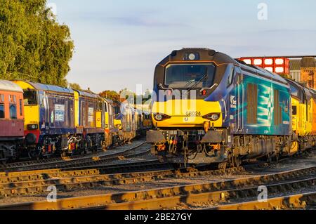 Direkte Bahndienste Diesellok der Klasse 68 im Barrow Hill Depot Stockfoto