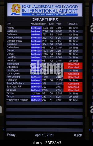 Fort Lauderdale, USA. April 2020. Allgemeine Ansicht des Fort Lauderdale International Airport, da es wie eine Geisterstadt am Karfreitag während der Coronavirus COVID-19 Pandemie am 10. April 2020 in Fort Lauderdale, Florida aussieht. Quelle: Mpi04/Media Punch/Alamy Live News Stockfoto