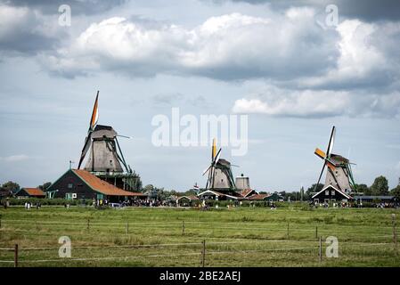 Amsterdam Zaandam. Niederlande. Europa. Waterland Bezirk die berühmte Gegend der Mühlen. Stockfoto