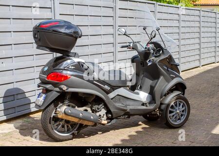 Bordeaux , Aquitaine / Frankreich - 03 30 2020 : piaggio 400 Roller Motorrad drei Räder Motorrad MP3 Stockfoto