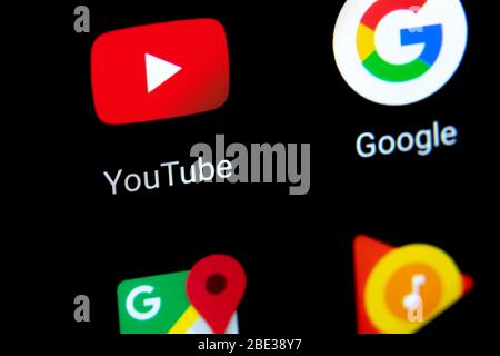 Spanien; 04/11/2020; Youtube App Logo auf Smartphone. Stockfoto
