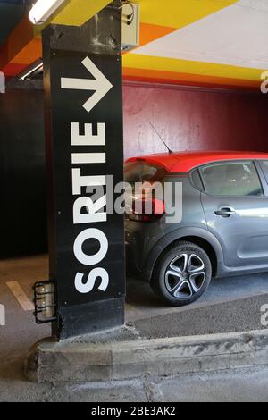 Parkplatz vorhanden. Saint-Gervais-les-Bains. Haute-Savoie. Frankreich. Stockfoto