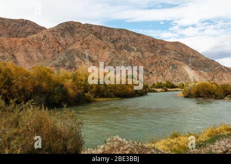 Chu Fluss in Kirgisistan, Grenze zwischen der Issyk-Kul Region und der Naryn Region Stockfoto