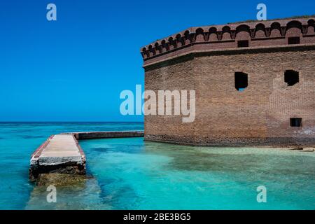 Fort Jefferson Moat und Backsteinmauern in Florida Keys Stockfoto