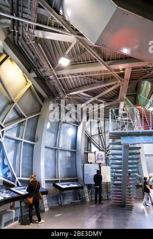 Ausstellung und Interieur des Atomiums für 1958 Brüssel World Expo, Brüssel, Belgien Stockfoto