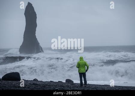 Schwarzer Sand Strand Reynisfjara in Vik, Island Stockfoto